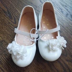 Toddler white shoes